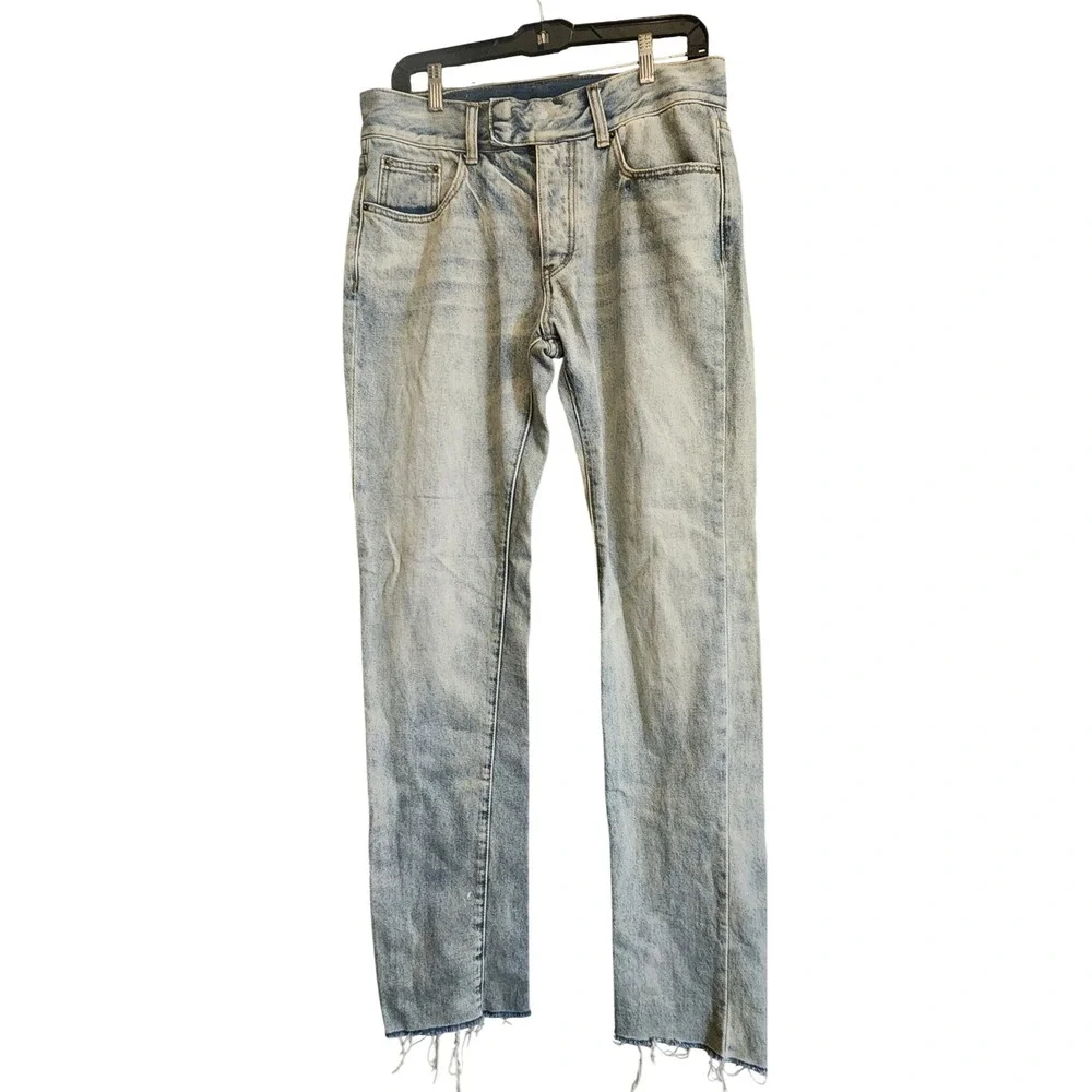 mnml Straight Leg Jeans Mens 32 Light Wash NWOT Raw Hem Streetwear Denim